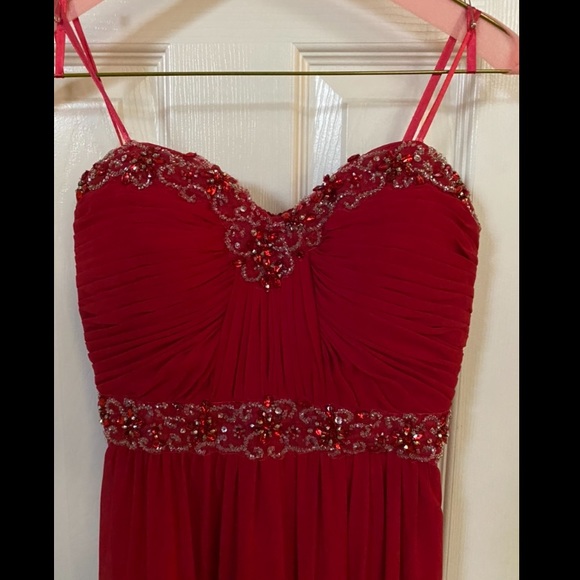 Formal Dress - Picture 2 of 3